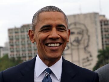 Barack Obama durante la colocación de la ofrenda floral ante el monumento del prócer cubano José Martí