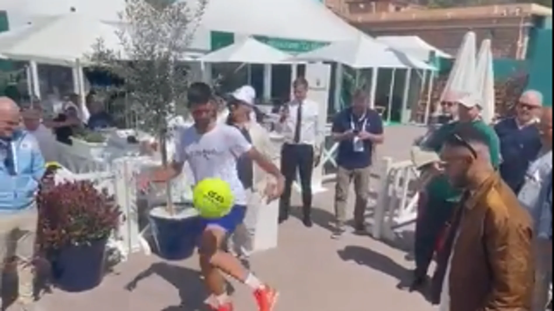 Djokovic se marca un rondo con Nemyar y Verrati en Montecarlo Djokovic se marca un rondo con Nemyar y Verrati en Montecarlo