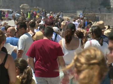 Quejas de vecinos por la masificación de turistas