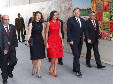 La reina Letizia junto a la abogada del Estado Dolores Ocaña