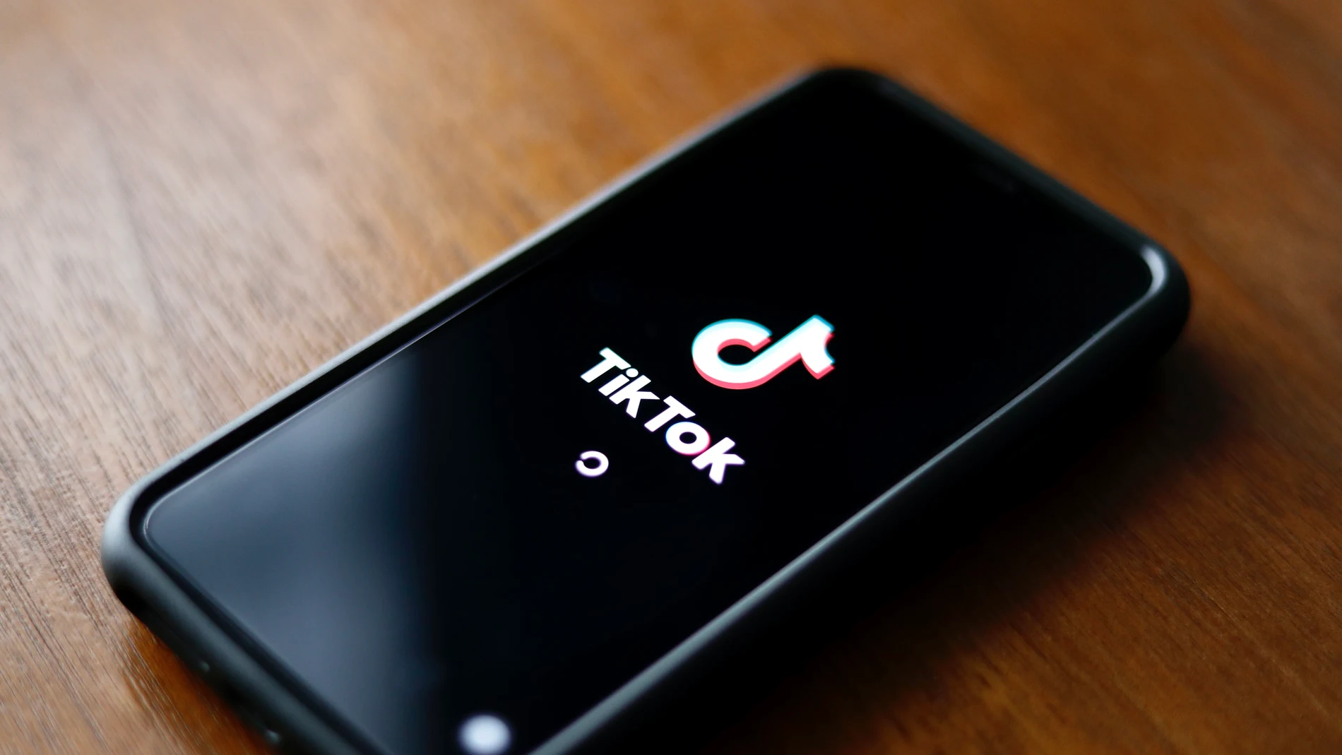 Aplicación Tiktok en un móvil Aplicación Tiktok en un móvil