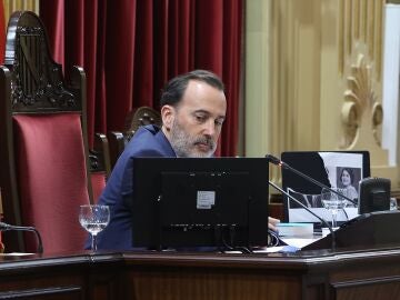 El presidente del Parlament, Gabriel Le Senne, durante el pleno