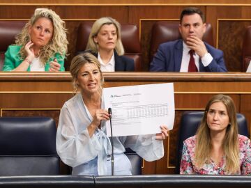 Yolanda Díaz acusa a la Junta de "dejar de ejecutar casi 1.000 millones de euros" contra el paro en Andalucía