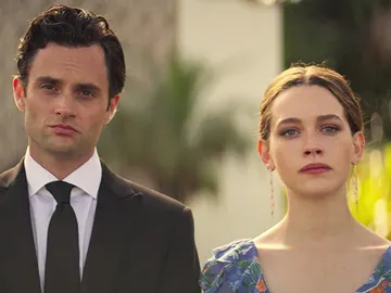 Penn Badgley y Victoria Pedretti en 'You' Penn Badgley y Victoria Pedretti en 'You'