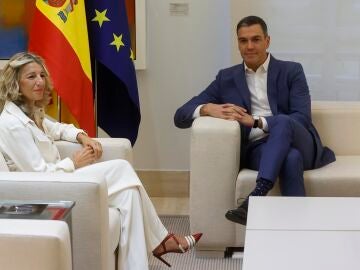 Yolanda Díaz y Pedro Sánchez tras el acuerdo de Presupuesto para 2023
