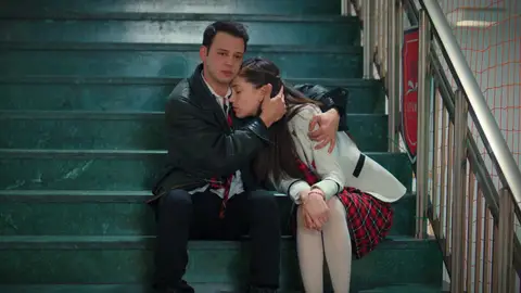 Oğulcan y Afra, cada vez más enamorados: "¿Qué habré hecho tan mal para que hayas tardado tanto en aparecer?" Oğulcan y Afra, cada vez más enamorados: "¿Qué habré hecho tan mal para que hayas tardado tanto en aparecer?"