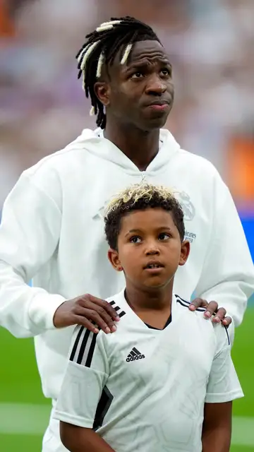 Vinicius con West en el campo del Real Madrid Vinicius con West en el campo del Real Madrid