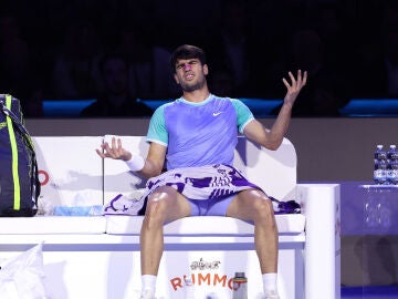 Antena 3 Deportes (15-11-24) Alcaraz no puede con un soberbio Zverev y dice adiós a la Copa de Maestros Antena 3 Deportes (15-11-24) Alcaraz no puede con un soberbio Zverev y dice adiós a la Copa de Maestros