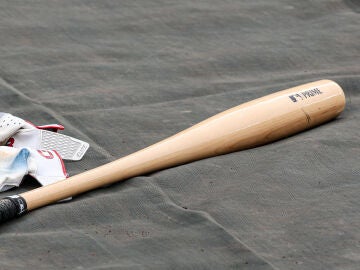Antena 3 Deportes (04-04-25) El bate 'Torpedo' revoluciona el mundo del béisbol
