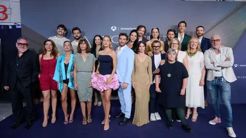 ¡En exclusiva! Así fue la premiere de 'La Encrucijada', la nueva serie de ficción que arrasará con todo en Antena 3 ¡En exclusiva! Así fue la premiere de 'La Encrucijada', la nueva serie de ficción que arrasará con todo en Antena 3